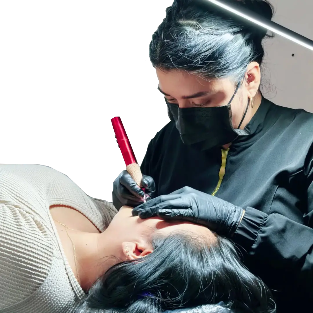 Andrea Ayala - Especialista Certificada en Micropigmentación